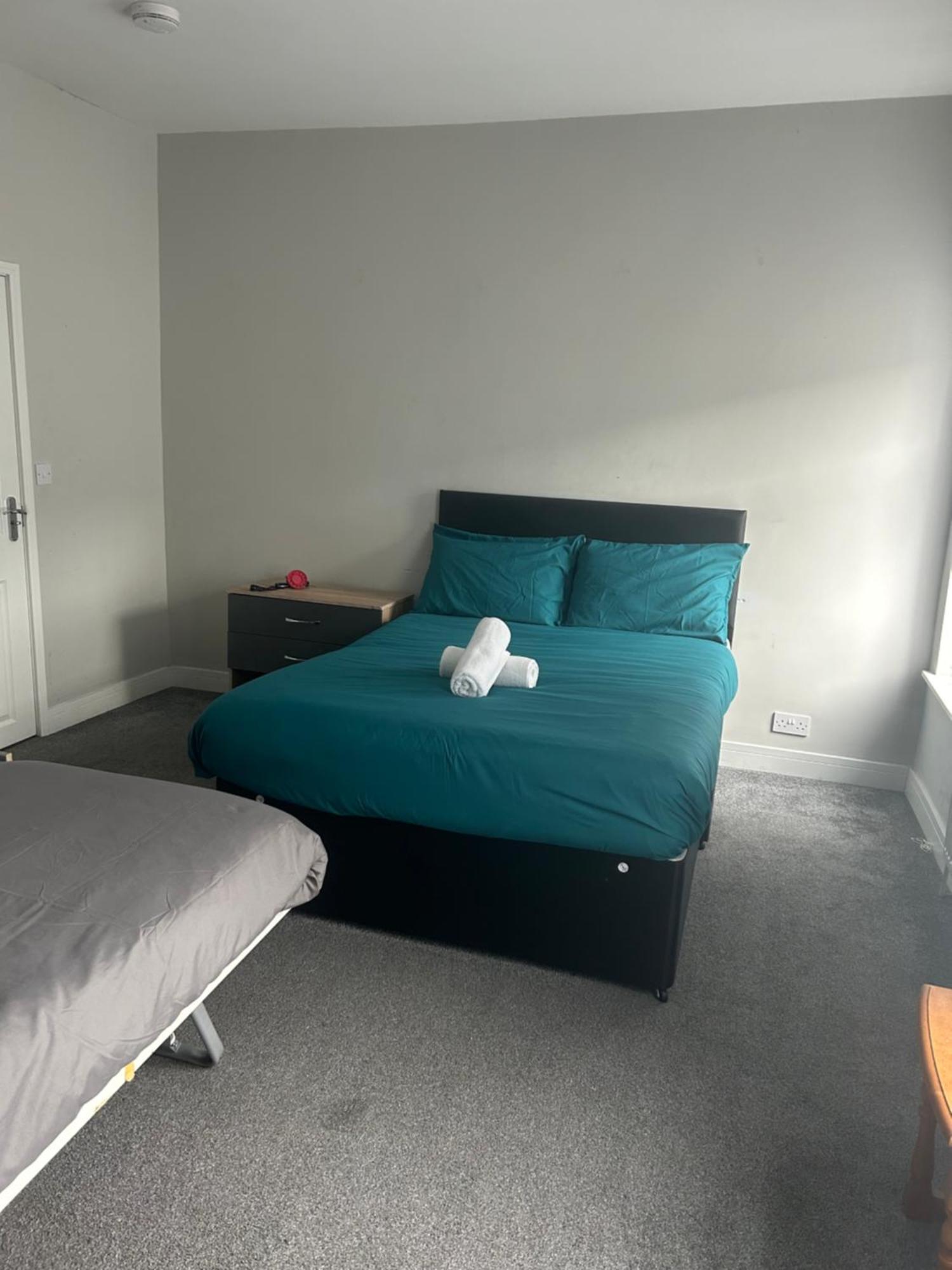 Brunswick Place 1 Bed and Breakfast Stoke-on-Trent Esterno foto